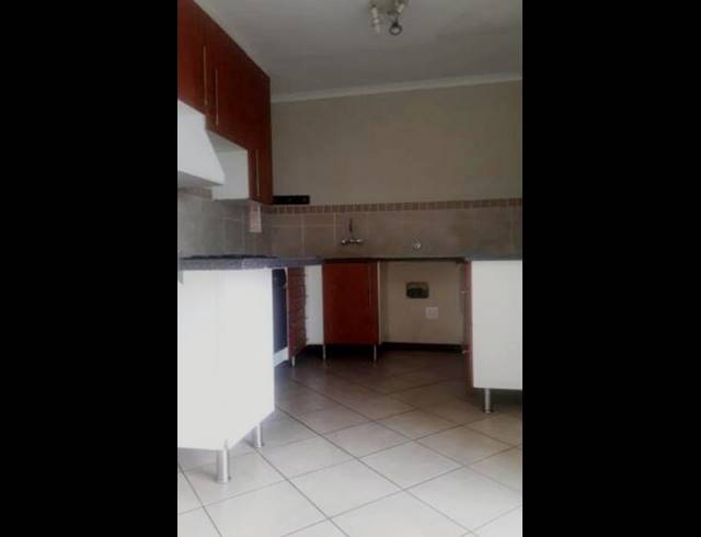 2 BEDROOM TOWNHOUSE FOR SALE IN NOORDWYK